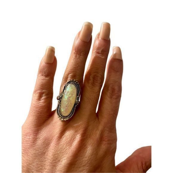 Large VINTAGE MULTICOLORED WHITE OPAL N SILVER RING - Picture 5 of 5